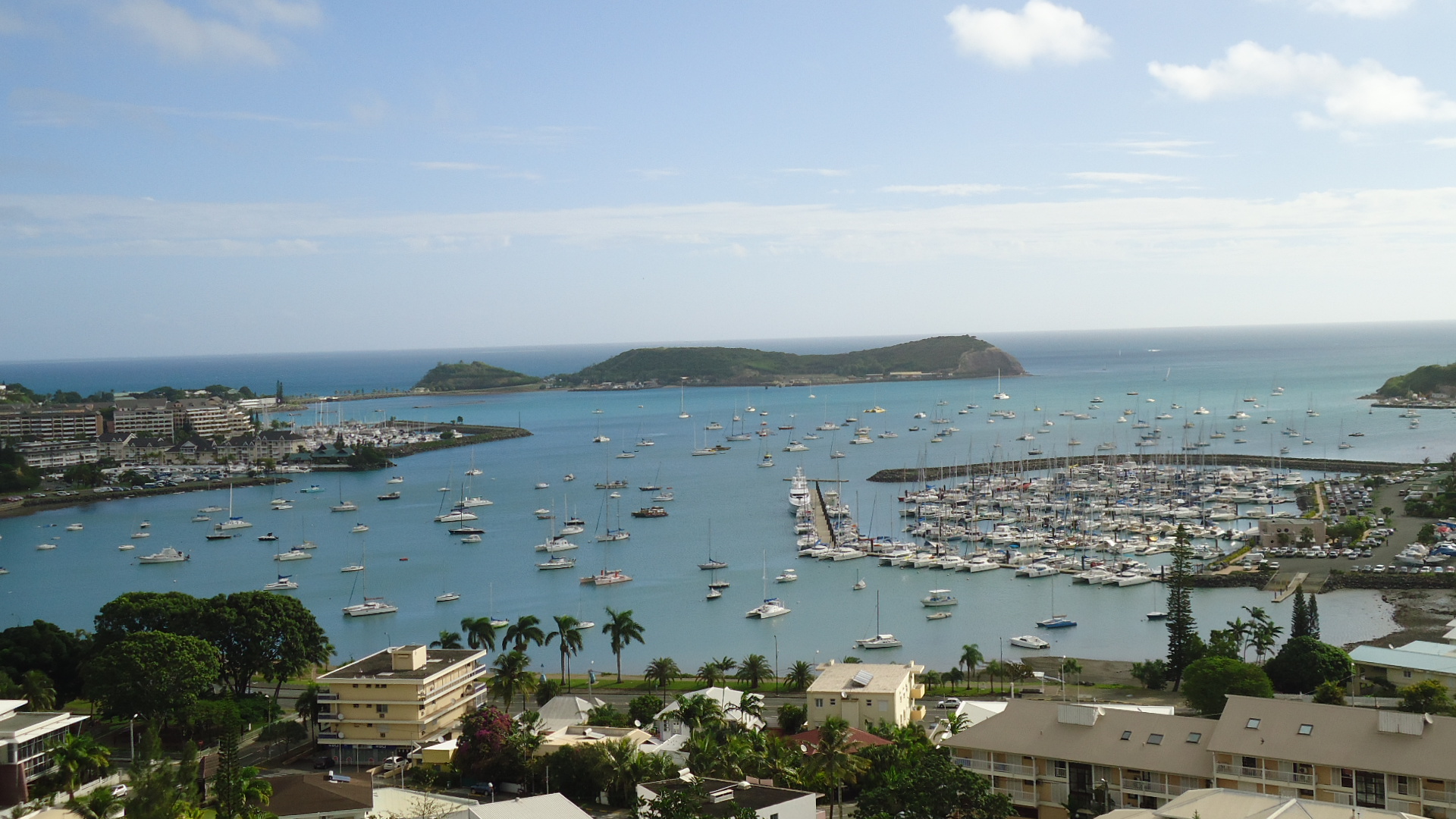 Vue sur la baie de l'Orphelinat depuis le Mont Vénus à Nouméa