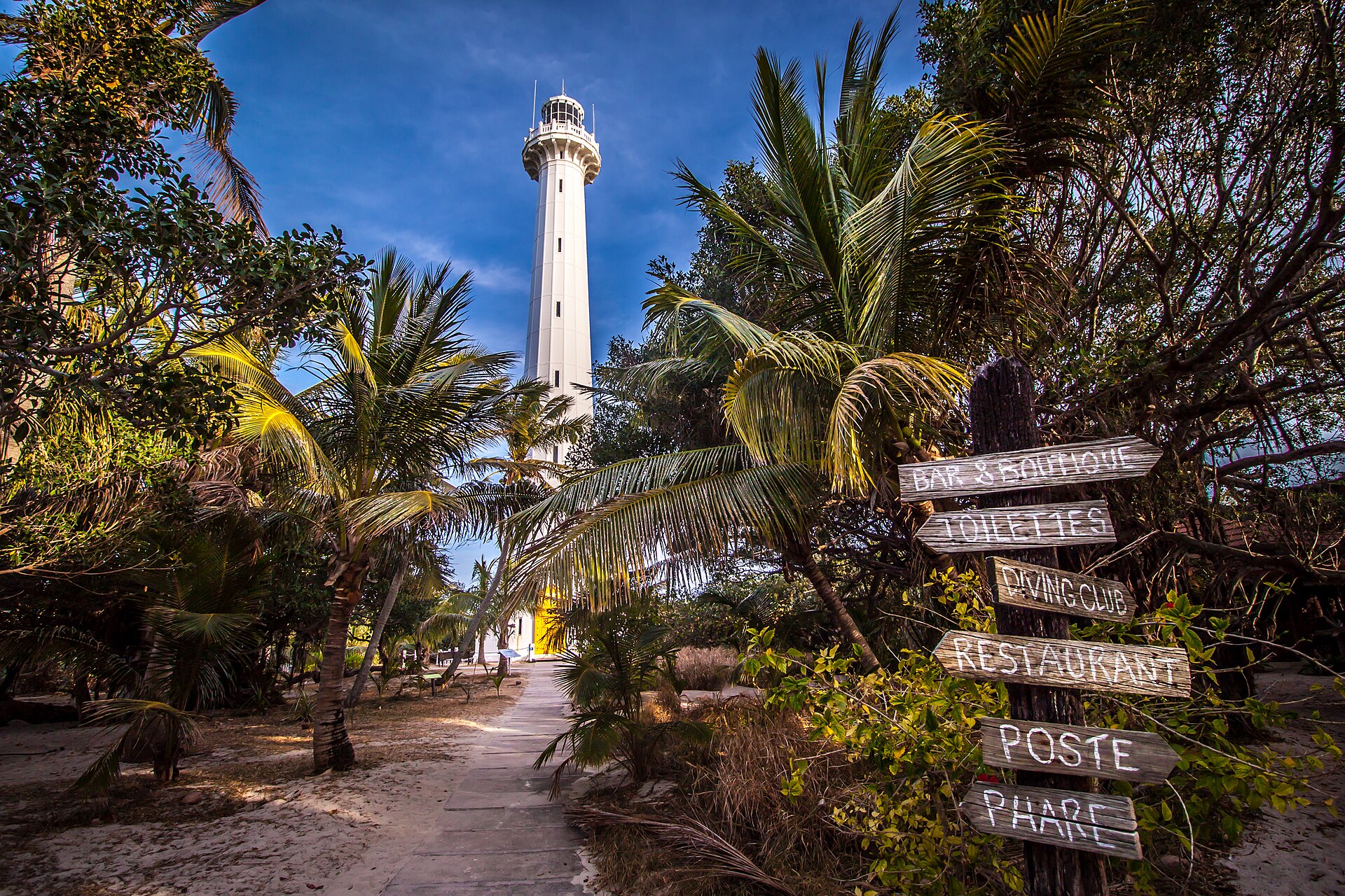 Nouvelle Calédonie - Le phare de l'aire naturelle protégée de l'ilot Amédée.